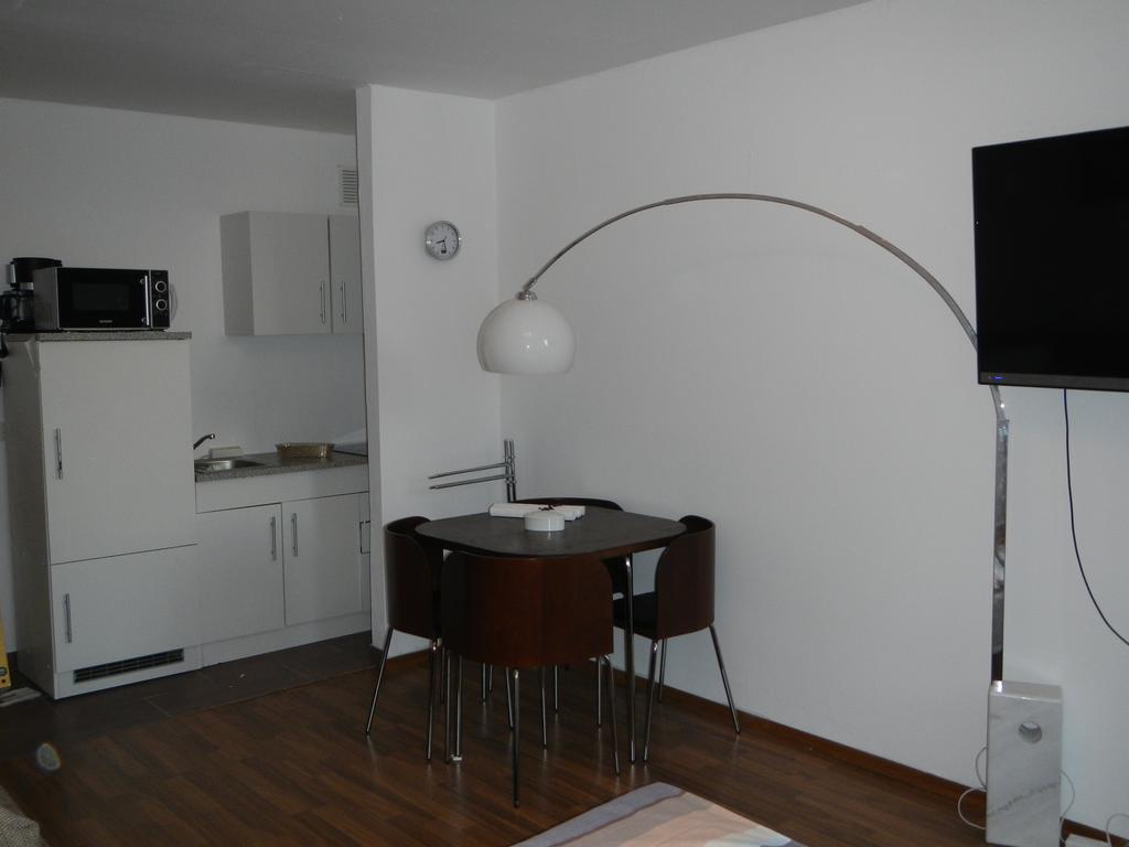 Sonniges Modernes Appartement Hoehenberg Köln Eksteriør bilde