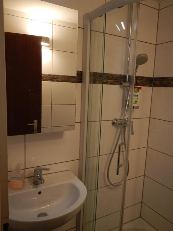 Sonniges Modernes Appartement Hoehenberg Köln Eksteriør bilde