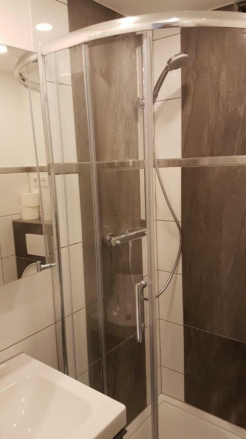 Sonniges Modernes Appartement Hoehenberg Köln Eksteriør bilde